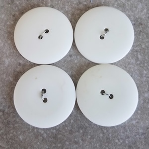 4 Vintage Off White Round Buttons Size 1 1/16&quot; #88