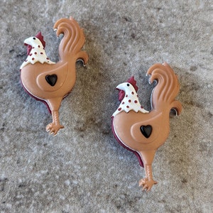 2 Brown Hen with Heart Shank Buttons Size 7/8&quot;