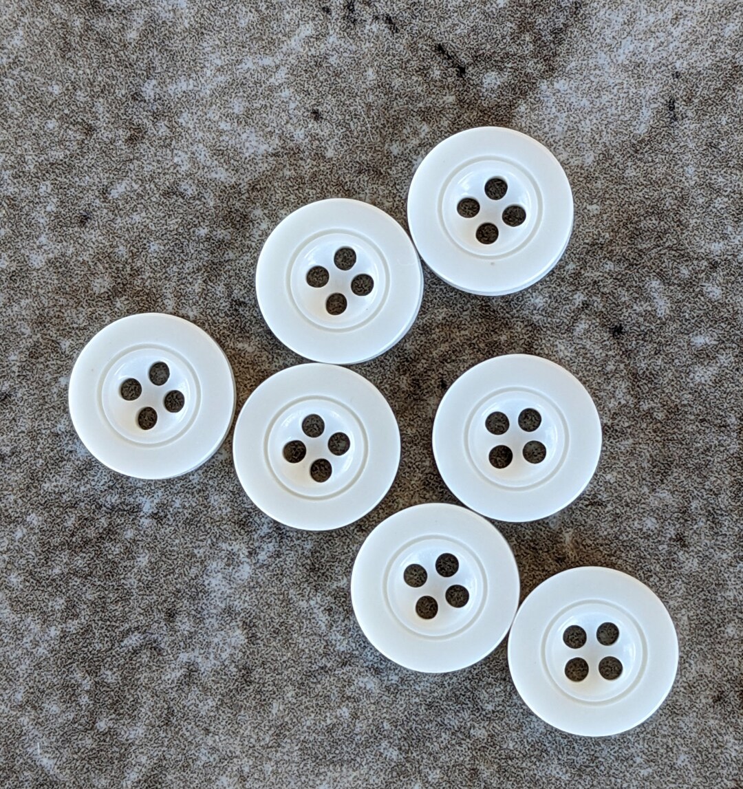 7 off White Fat Ringed Rim Round Buttons Size 1/2
