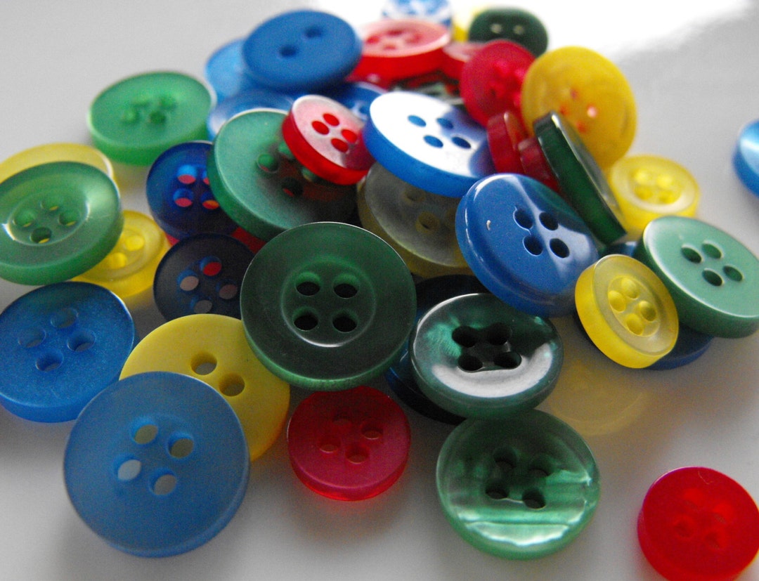 Small Round Buttons Primary Buttons, 50 Small Assorted Round Sewing Crafting Bulk Buttons ...