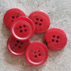 6 Red Slip Rim Streaky Round Buttons Size 13/16&quot;