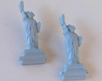 2 Statue of Liberty Shank Buttons Size 11/16"