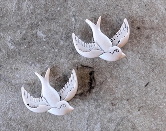 2 Flying Bird Shank Buttons Size 1 Crafting Sewing