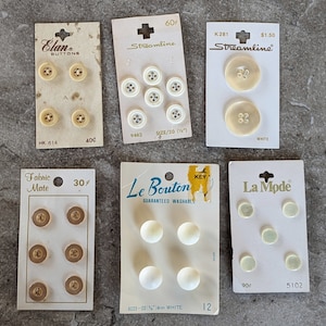 26 Vintage White, Off White, Cream Round Carded Buttons A11