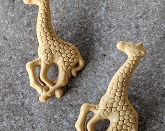 2 Safari Giraffe Shank Buttons Size 15/16"