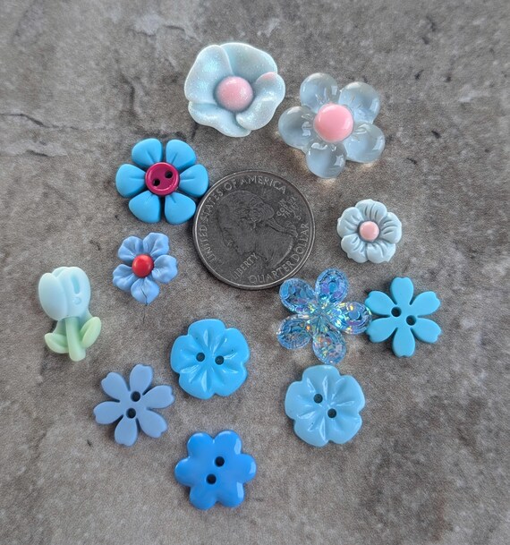 12 Blue Flower Buttons - Grab Bag You Choose the Style - Etsy