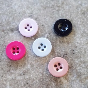 8 Wide Flat Rim Round Buttons Size 1/2&quot;