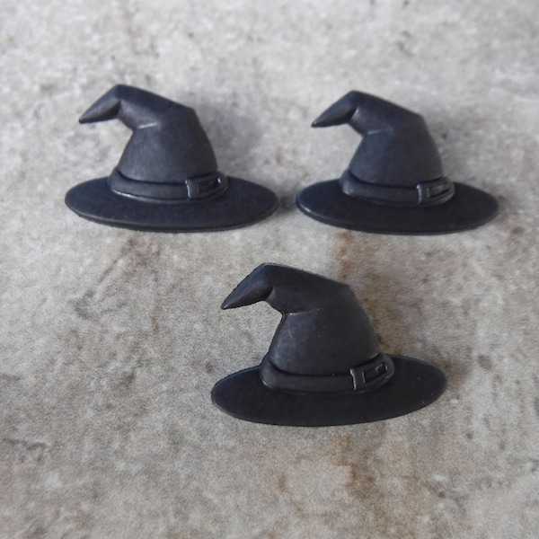 3 Witch Hat Black Large Shank Buttons