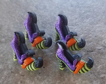 4 Witch Shoes Shank Buttons