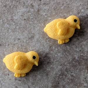 2 Little Chick Flat Back Embellishment Buttons Size 3/4&quot;