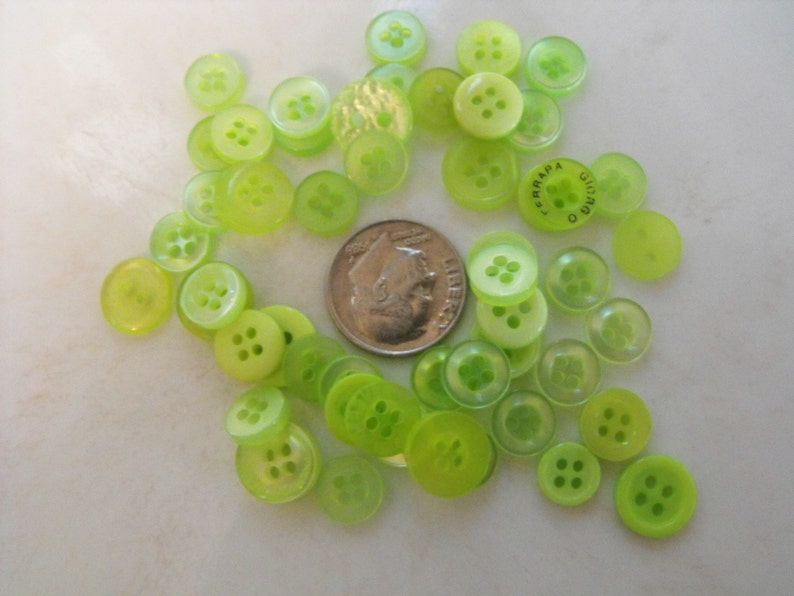 Small Spring Buttons Spring Green Buttons, 50 Small Assorted Round Sewing Crafting Bulk ...
