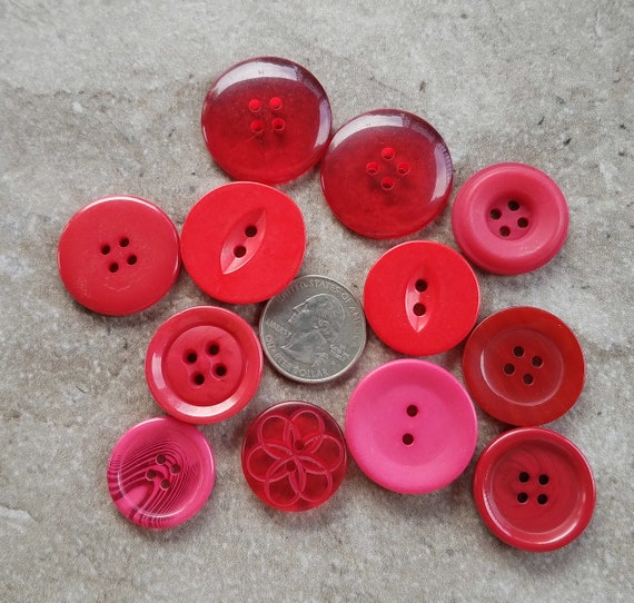 12 Red Shades Large Buttons Assorted Round Crafting Sewing Buttons Grab Bag