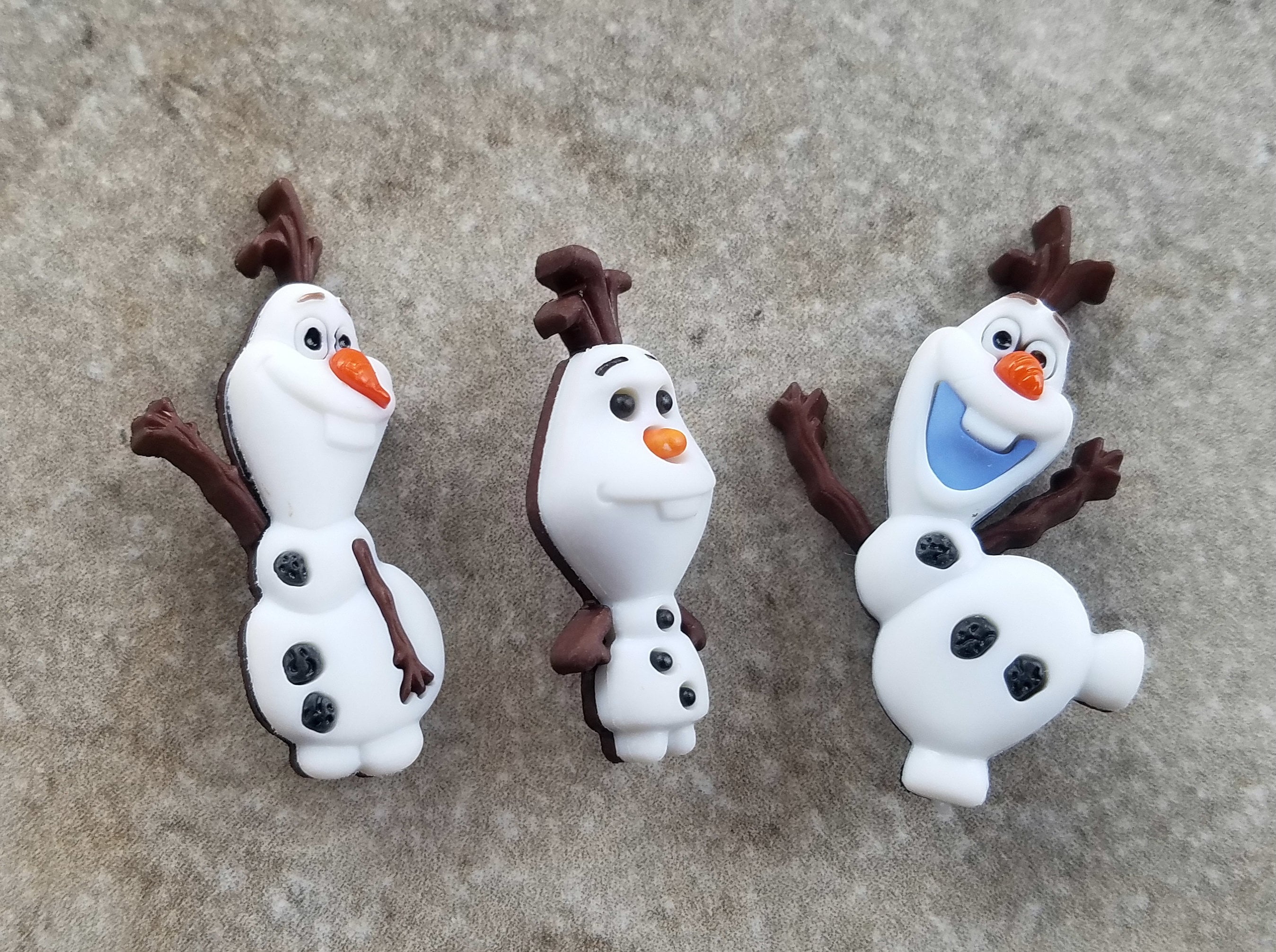2 Disney Olaf Frozen Shank Buttons Size 1 5/8