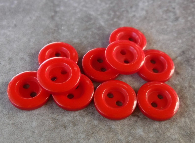 10 Red Slick Bubble Rim Round Buttons Size 716