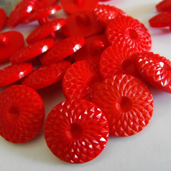 20 Red Spiral Flower Shank Round Buttons Size 11/16"