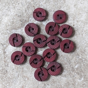 15 Wine Red Split Stripes Round Buttons Size 9/16&quot;