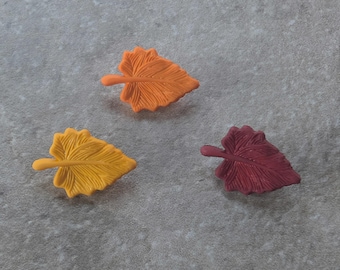 3 Leaves Fall Colors Multi Shank Buttons Size 13/16" Crafting Sewing