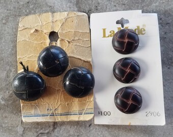 6 Vintage Brown Round Carded Buttons A94