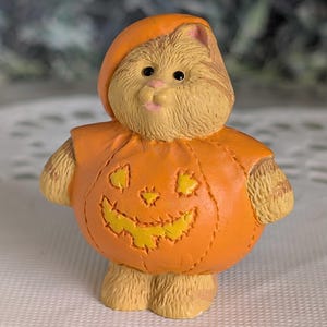 Cameron in Pumpkin Costume Hallmark Merry Miniature Halloween 1995