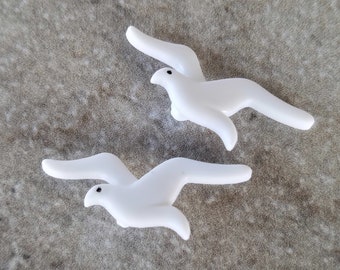 2 White Seagull Shank Buttons Size 1 3/8"