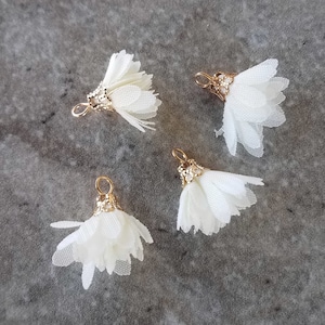 4 Mini Cream Tassel