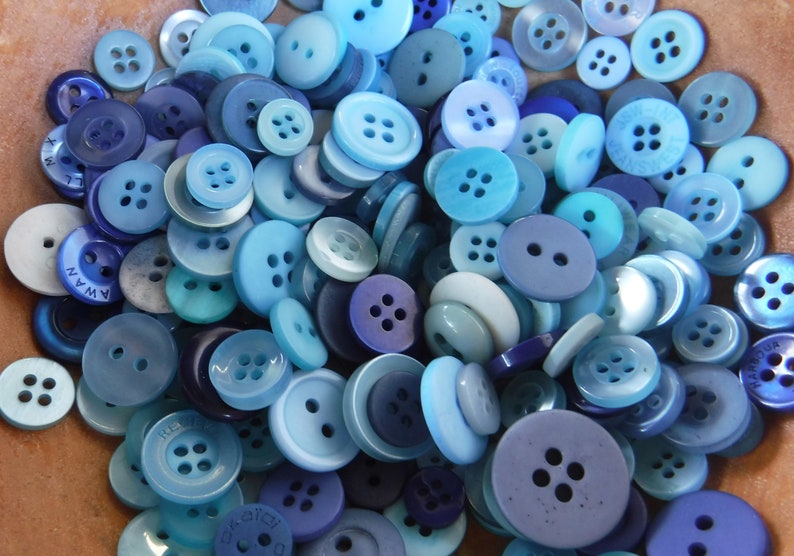 Sale Choose your color 100 Bulk Assorted Medium to Small Round Multi Size Crafting Buttons Blue