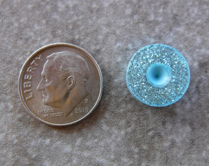 12 Electric Blue Small Round Glitter Round Buttons Size 1/2 Bild 2