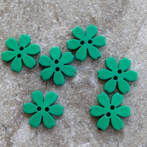 6 Dark Green Primrose Large Flower Buttons Size 13/16&quot;