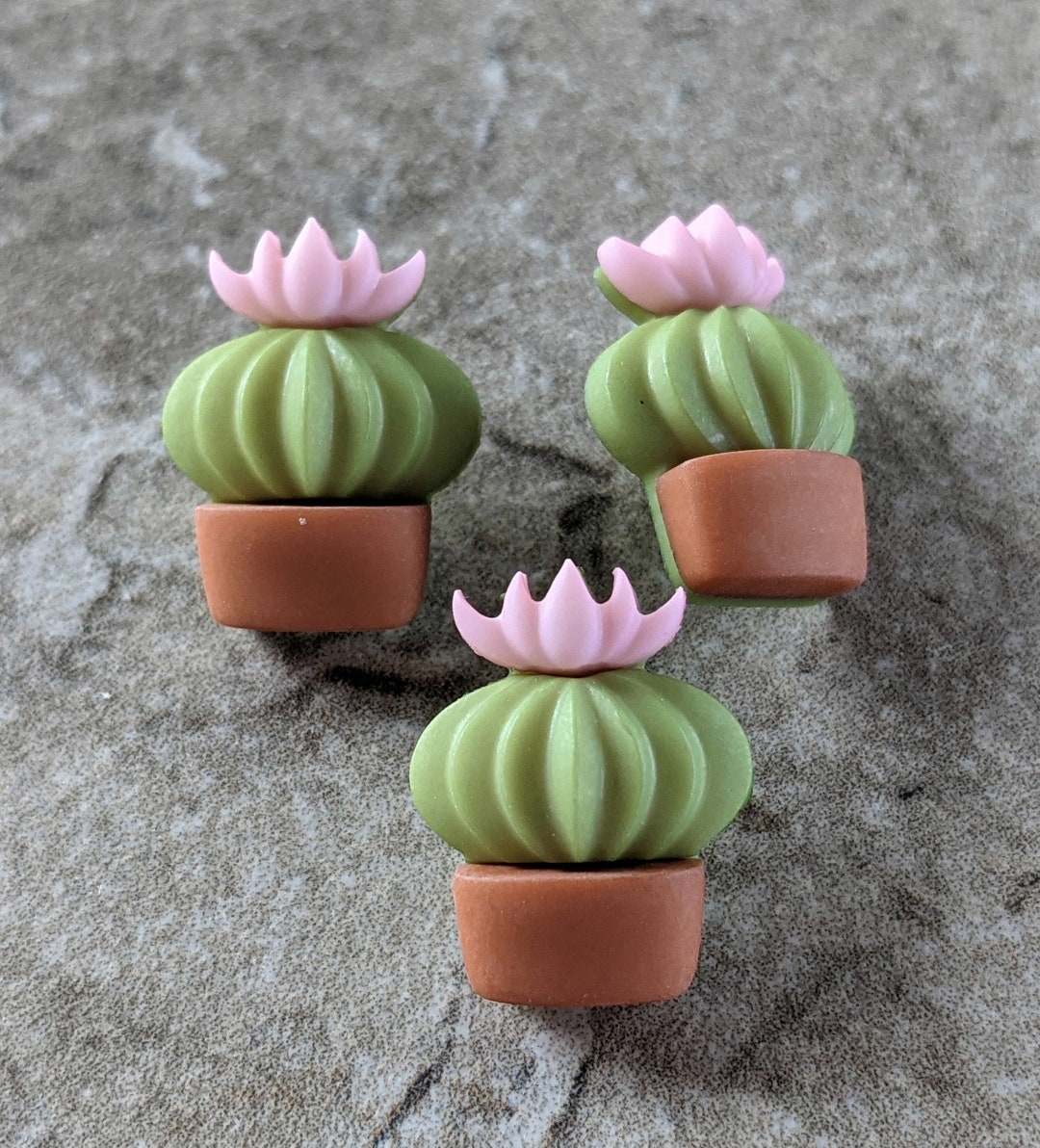 3 Barrel Cactus Shank Buttons Size 9/16