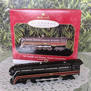 746 Norfolk and Western Steam Locomotive Lionel Train Hallmark Ornament 1999
