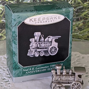 Noel R.R. Locomotive Anniversary Edition Hallmark Miniature Ornament Christmas 1998