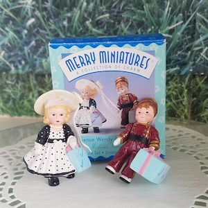 Park Avenue Wendy and Alex the Bellhop Hallmark Merry Miniatures Set Christmas 1999