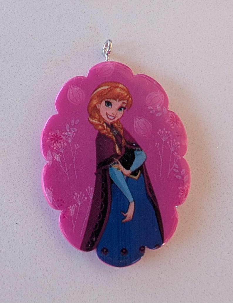 2 Disney Anna Frozen Charm Flat Back Embellishment Buttons Size 1 1/4" bild 1