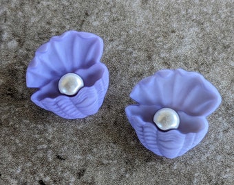 2 Shell with Pearl Shank Buttons Size 7/8"