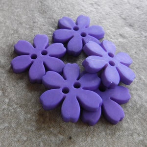 6 Purple Primrose Large Flower Buttons Size 13/16&quot;