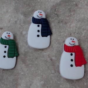 2 Chilly Snowman Shank Buttons Size 11/16" You choose the color