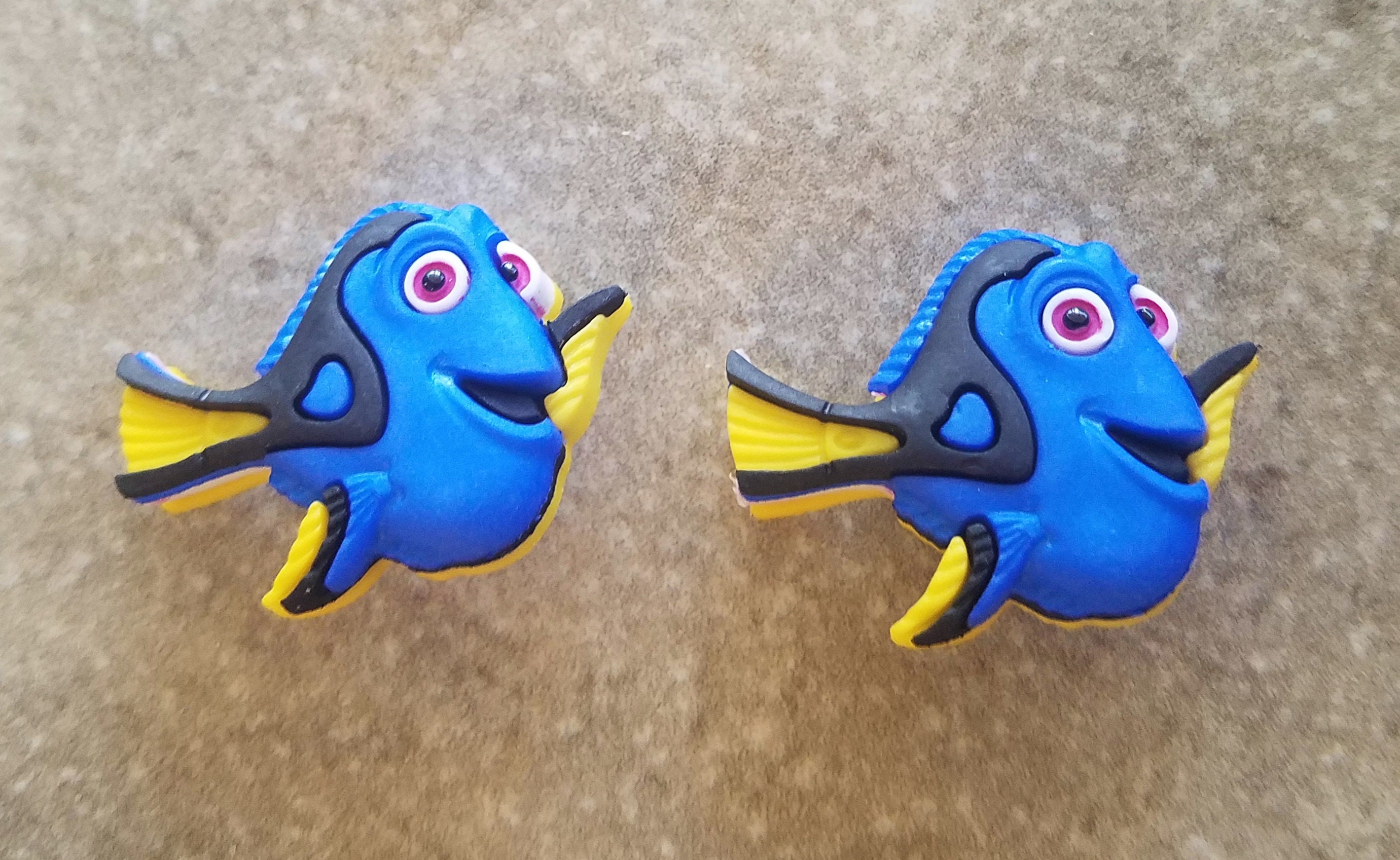 2 Disney Dory Finding Nemo Shank Buttons Size 1 1/16