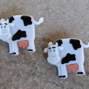 2 Farm Animal Cow Shank Buttons Size 1 1/8 image 1