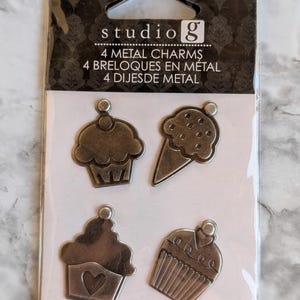 Studio G 4 Metal Cupcake Charms