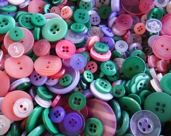 Spring Garden Buttons, 100 Bulk Assorted Round Multi Size Crafting Sewing Buttons