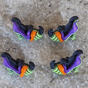 4 Witch Shoes Shank Buttons