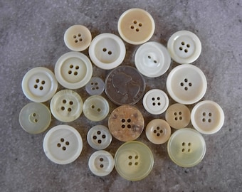 20 Vintage Buttons Cream Grab Bag