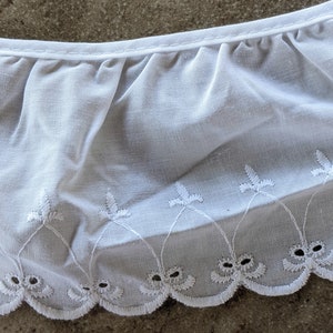 Vintage White Looped Lace Trim You choose the length