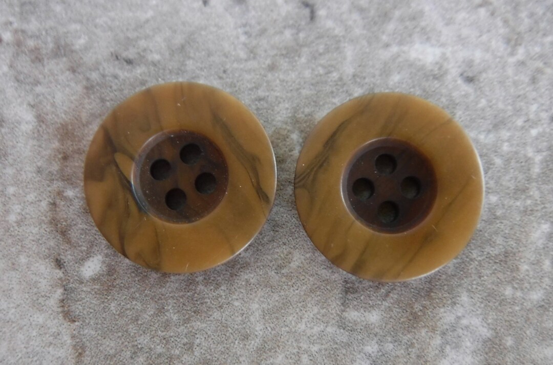 2 Vintage Brown Round Buttons Size 3/4