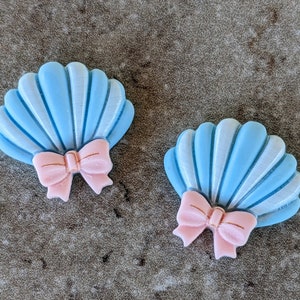 2 Blue and White Shell with Bow Flat Back Embellishment Buttons Size 7/8&quot; Crafting Sewing