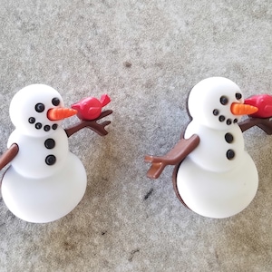 2 Snowman with Red Bird Shank Buttons Size 1 1/8&quot;