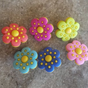 3 Polka Dot Daisy Flower Shank Buttons Size 3/4&quot; You choose the color