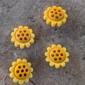 4 Yellow Polka Dot Sunflower Flower Shank Buttons Size 3/4&quot;