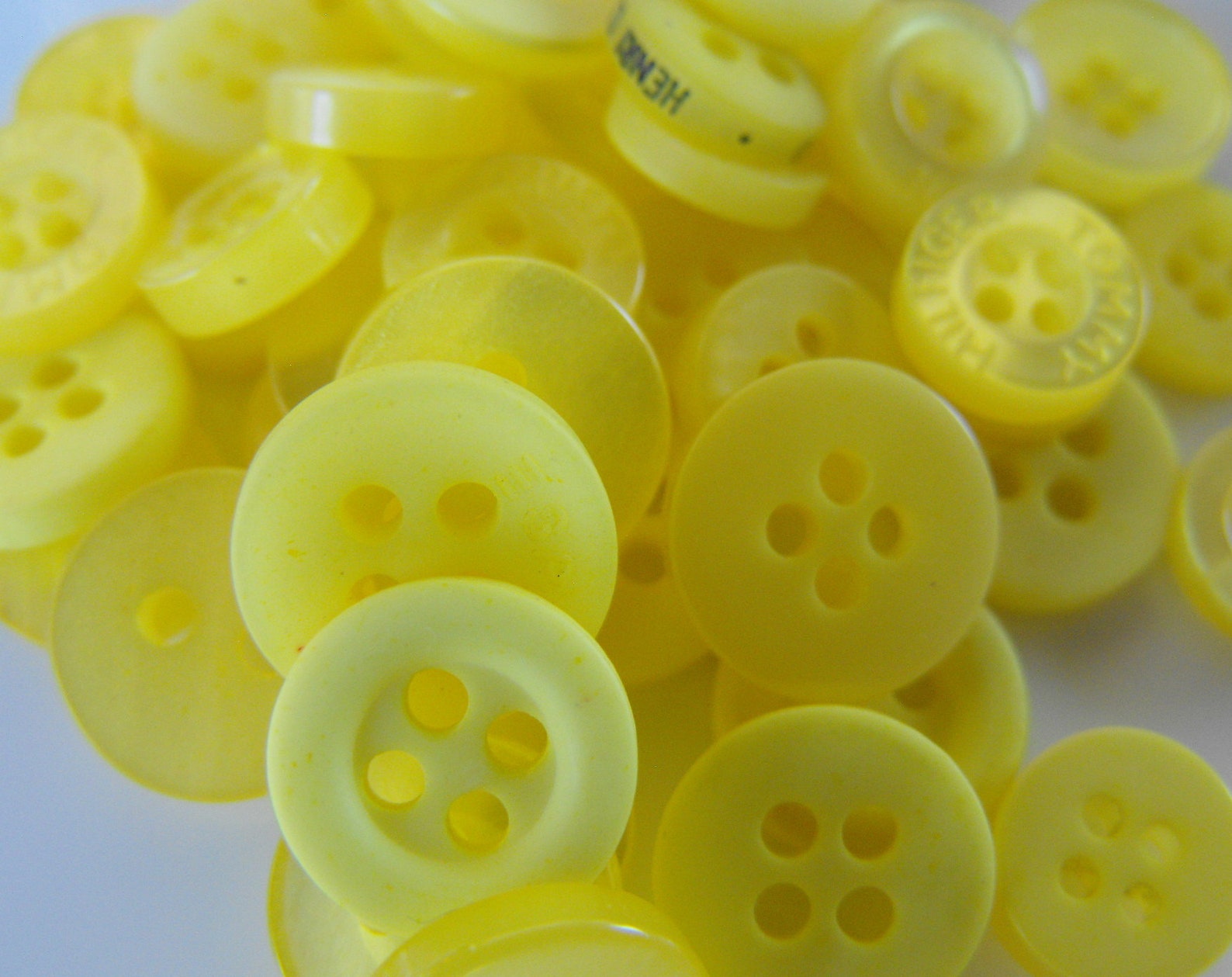 Sale 250 Small Assorted Round Sewing Crafting Bulk Buttons Choose Your ...