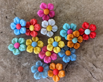 8 Daisy Petal Shank Buttons Size 1/2" Crafting Sewing